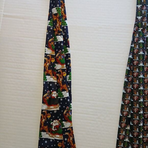 2 Christmas Tie's Unbranded 100% Polyester, Made in Korea. - Picture 9 of 10
